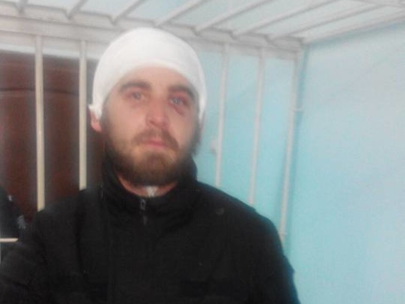 Адвокат Влад Добош об одном из своих подзащитных: У Педро (на фото) огнестрельное ранение ноги, она у него очень распухла