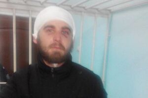 Адвокат Влад Добош об одном из своих подзащитных: У Педро (на фото) огнестрельное ранение ноги, она у него очень распухла