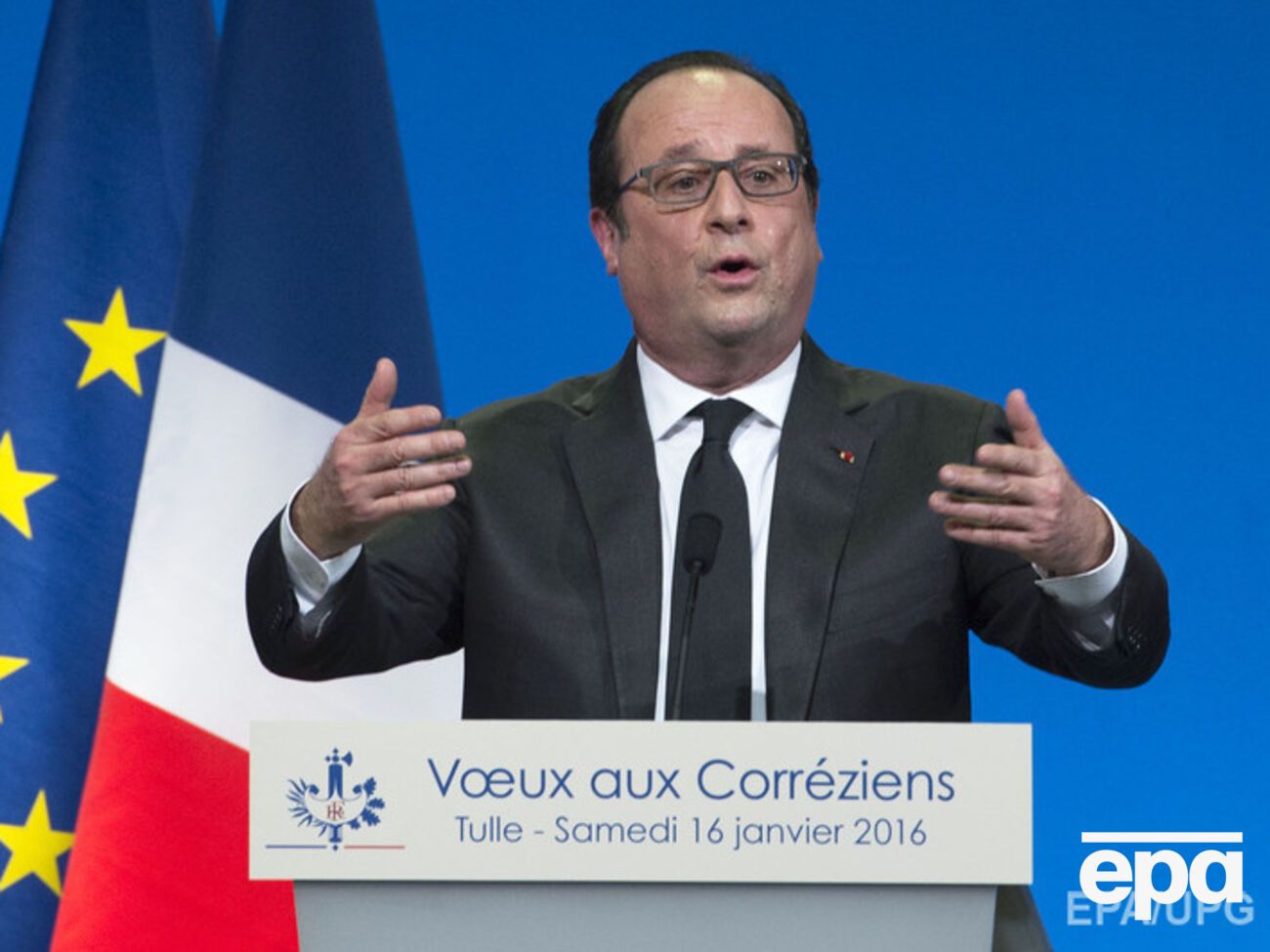 Олланд ввел ЧП в экономике Франции