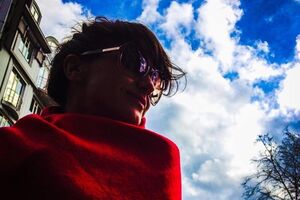 Девушка разделась в музее