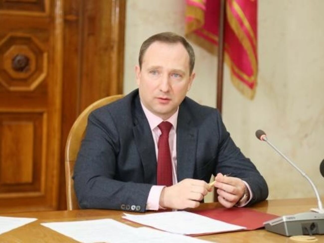 Кто-то "заминировал" кабинет Райнина