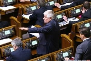 На заседании присутствовали адвокаты сторон и юрист Гущин, настаивающий на прохождении Шепелевым теста на отцовство