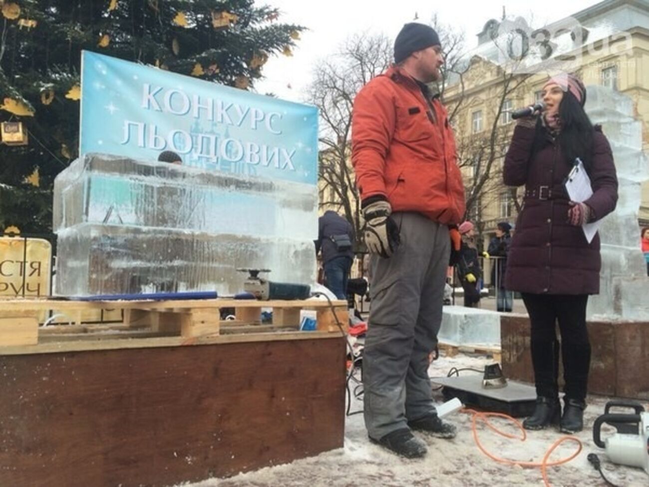 Конкурс на лучшую скульптуру из льда проводят во Львове несколько лет подряд