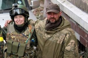 На фото Елена Билозерская с погибшим бойцом