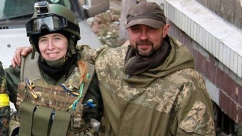 На фото Елена Билозерская с погибшим бойцом