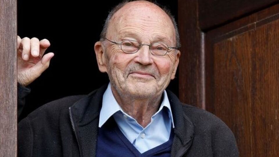 Турнье был удостоен высшей литературной награды Франции