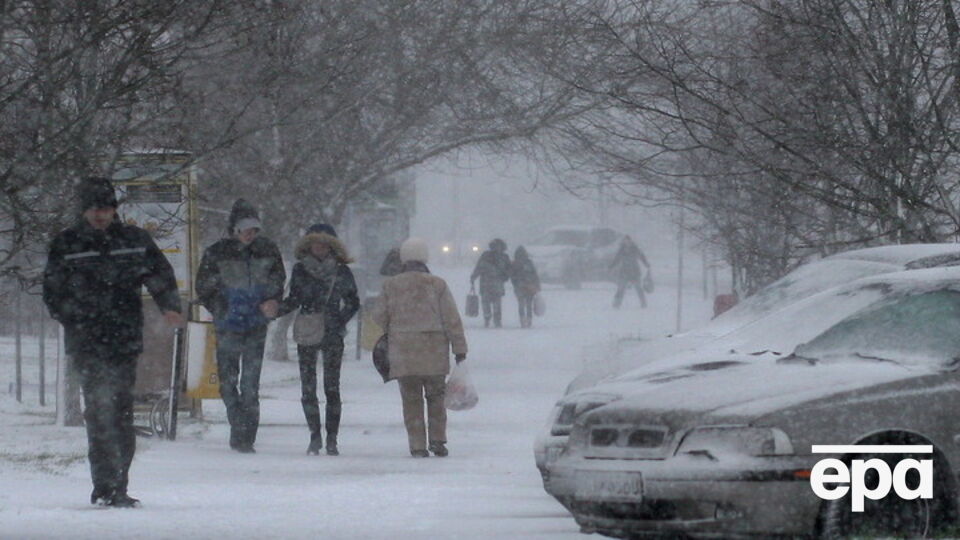 В Украине почти 300 населенных пунктов остались без света
