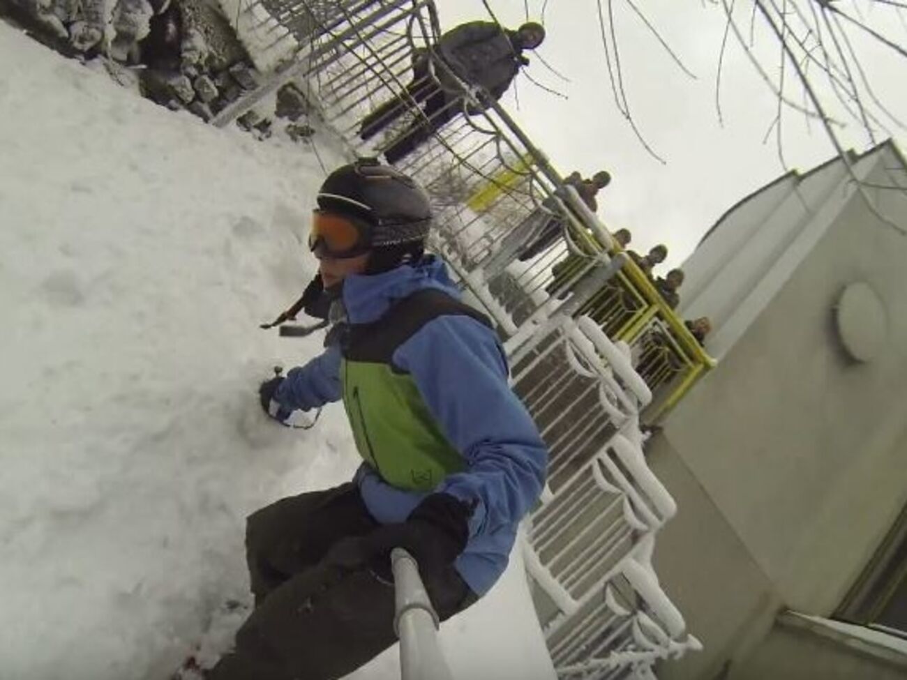 Экстремал прокатился вдоль маршрута киевского фуникулера