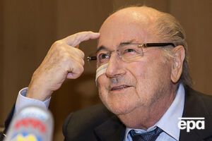 Отстраненный от должности Блаттер получит зарплату за пять месяцев