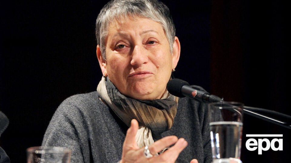 Писательница Людмила Улицкая: От массовых репрессий Россию отделяет лишь "очень тонкая перегородка"