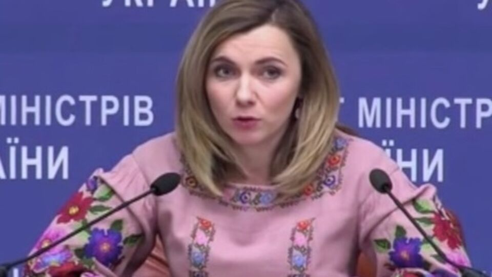 Микольская: Стоимость использования одного автомобиля конвоя составляла 350 долларов, в конвое идет порядка семи-восьми таких машин