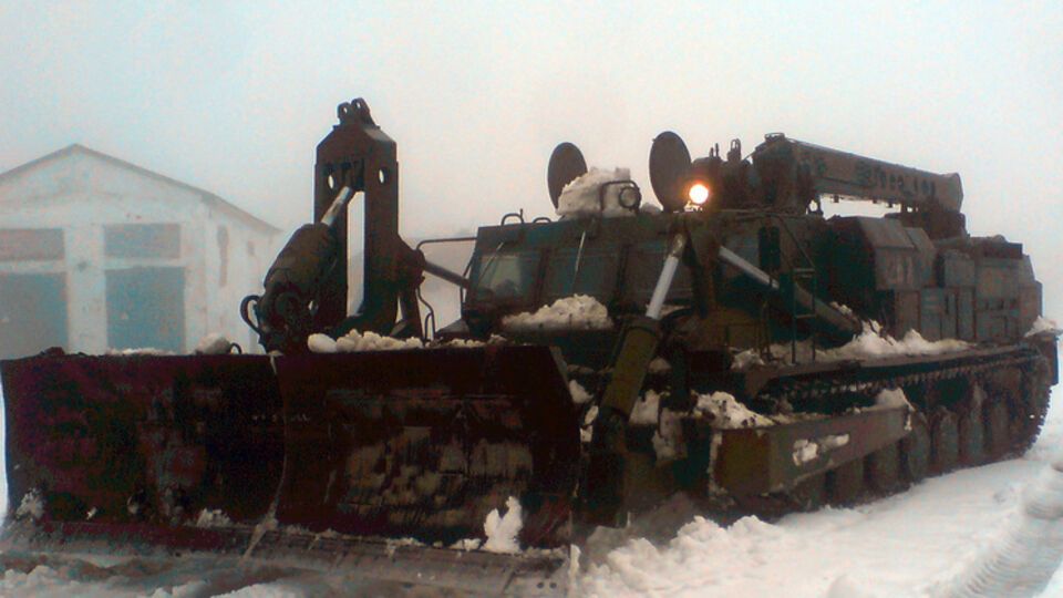 В Одесской и Николаевской областях снег убирают военной техникой