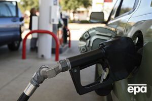 В Соединенных Штатах розничная цена бензина падает