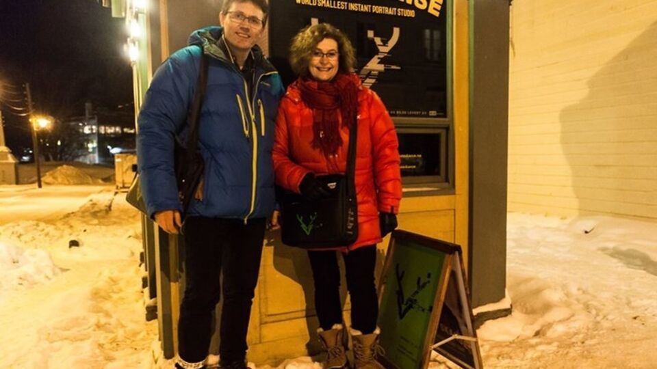 Первые посетители мини-кинотеатра