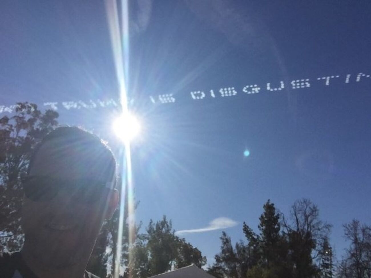 В Калифорнии в ходе воздушного шоу оскорбили Трампа