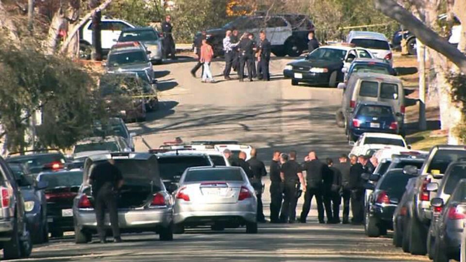 Полицейские блокируют место происшествия