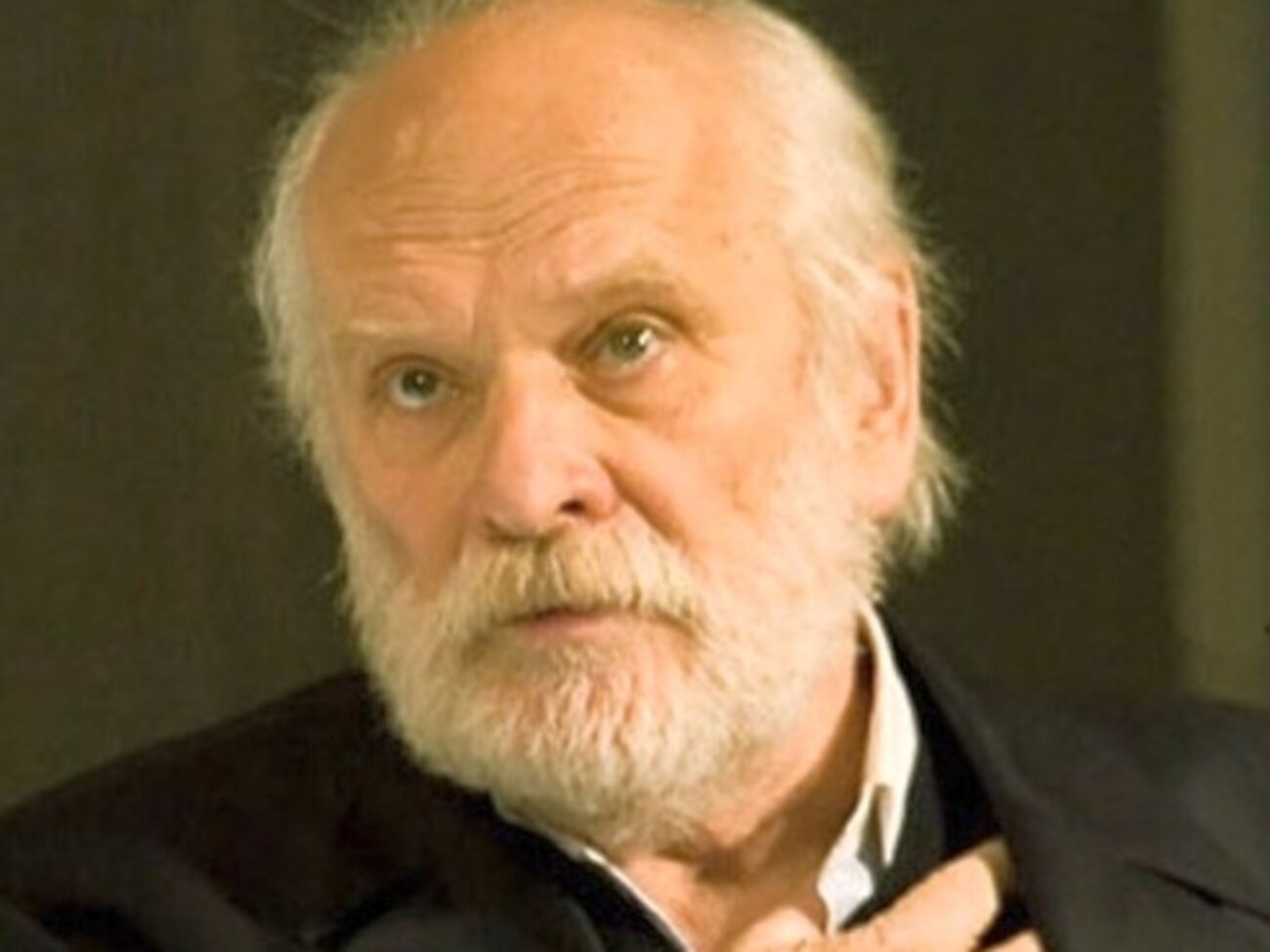 Петр Фоменко (1932 — 2012) — советский и российский режиссер театра и кино, педагог, художественный руководитель Московского театра "Мастерская Петра Фоменко". Создал 60 спектаклей в театрах разных стран