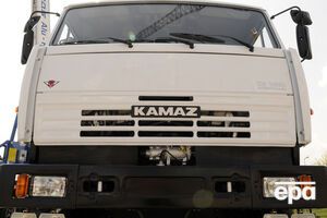 Кабина КамАЗа была оборудована средствами радиосвязи