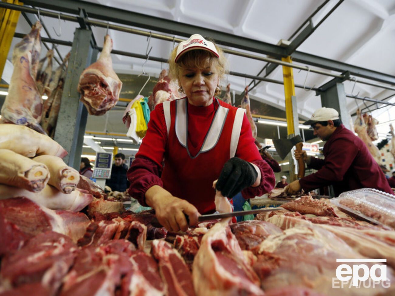 В число запрещенных к ввозу в Украину товаров входит мясо и птица