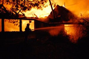 В селе Черлянское Предместье возник пожар на чердаке деревянного здания ресторана