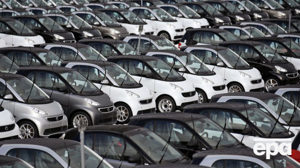 Автопродажи в декабре 2015 года немного выросли по сравнению с ноябрем