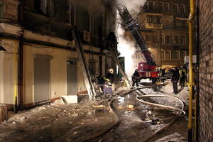 Пожар возник на первом этаже здания