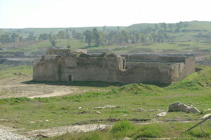 От древнего храма остались развалины