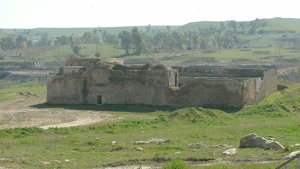 От древнего храма остались развалины