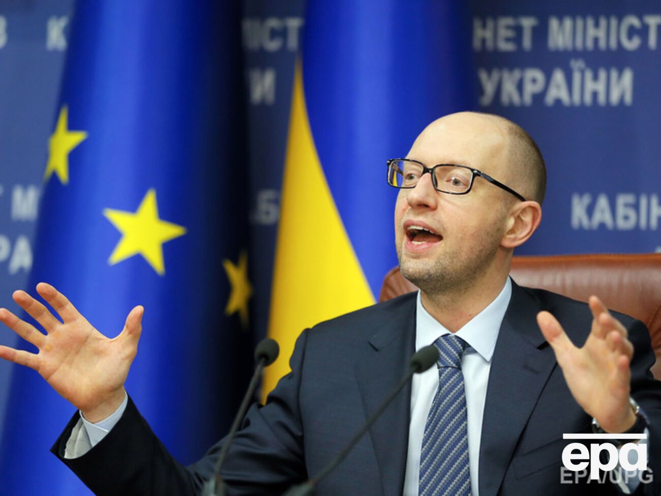 Яценюк обещает, что решение будет принято 25 января