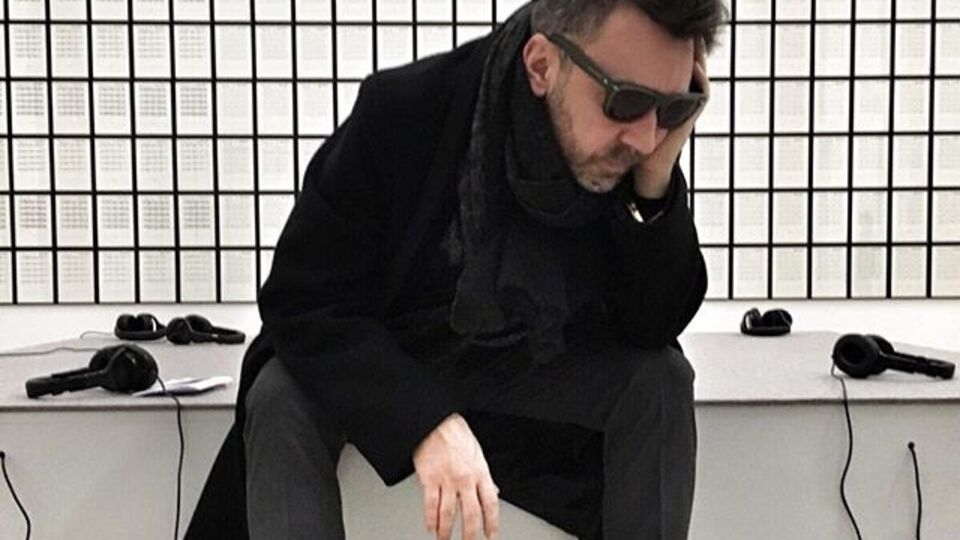 Шнуров опубликовал стихотворение, в котором фигурируют названия модных брендов