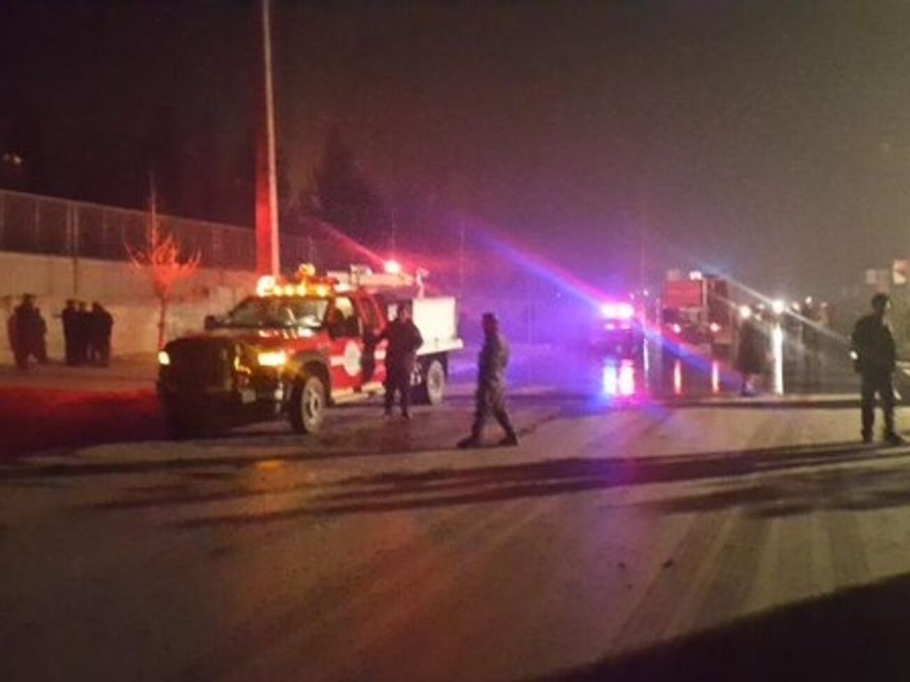 Полицейские работают на месте взрыва