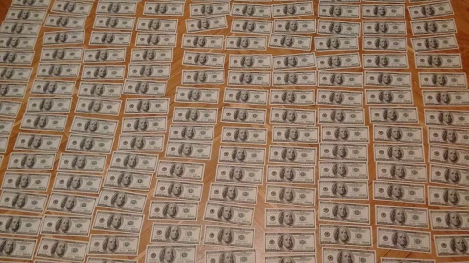 Изъятые $500, при получении которых задержали чиновника