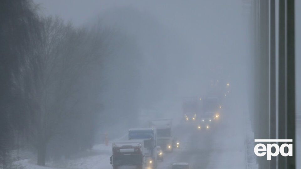 В Киеве и области ожидаются густые туманы, на дорогах – гололедица