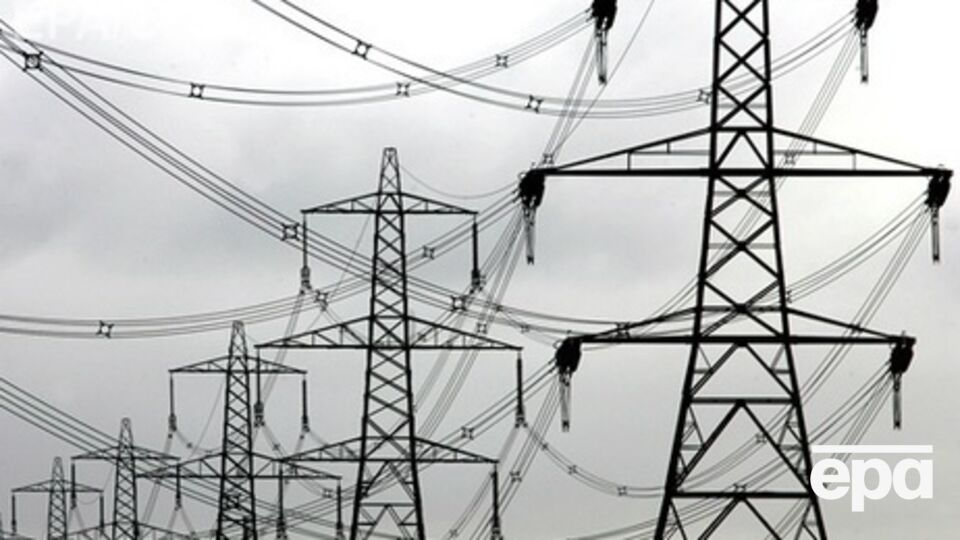 Без электричества остаются населенные пункты в трех областях