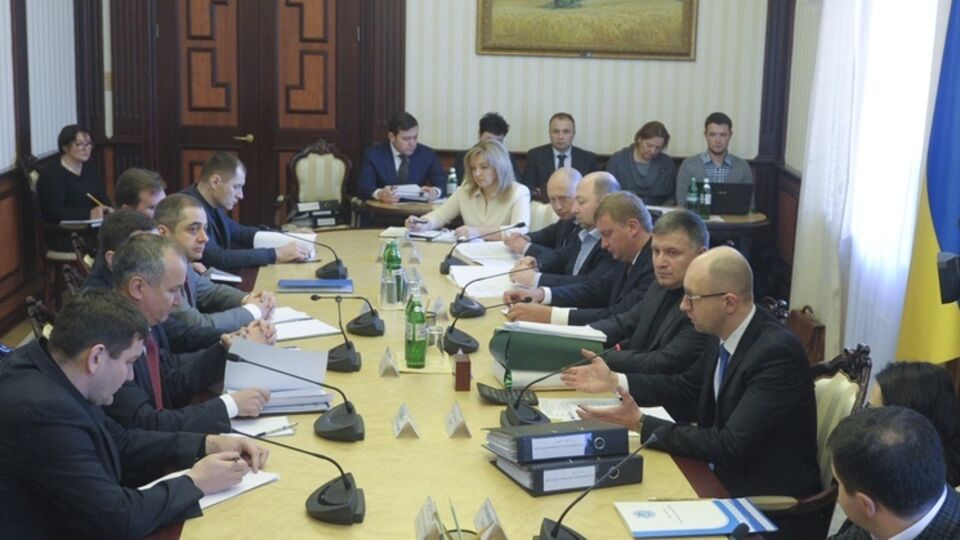 Яценюк потребовал от силовиков довести до суда расследование ряда уголовных производств против режима Януковича