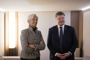 Порошенко побеседовал с Лагард на форуме в Давосе