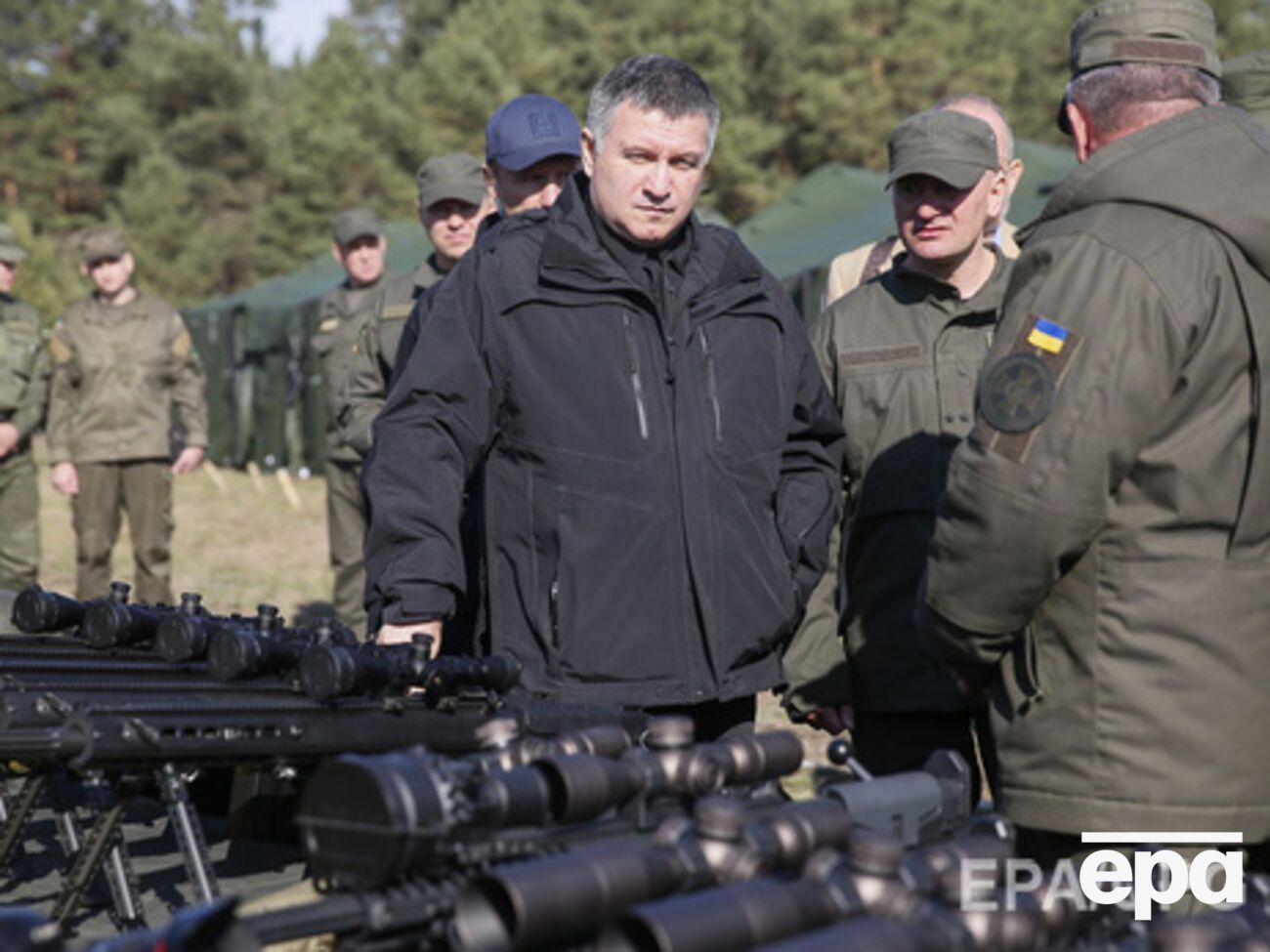 От Яценюка требуют поменять Авакова