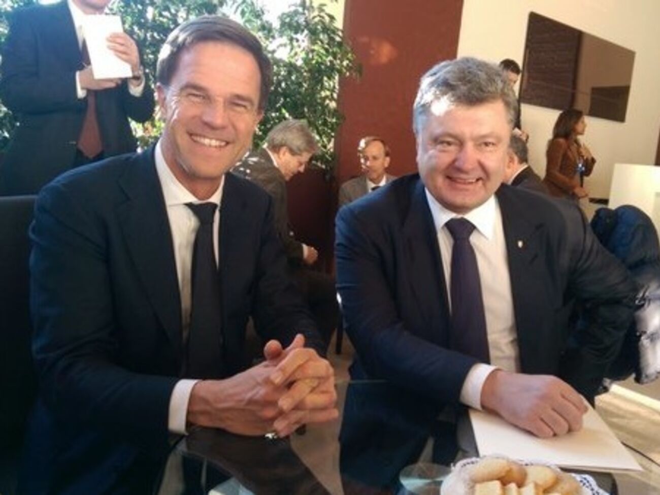 Порошенко и Рютте пообщались в Давосе