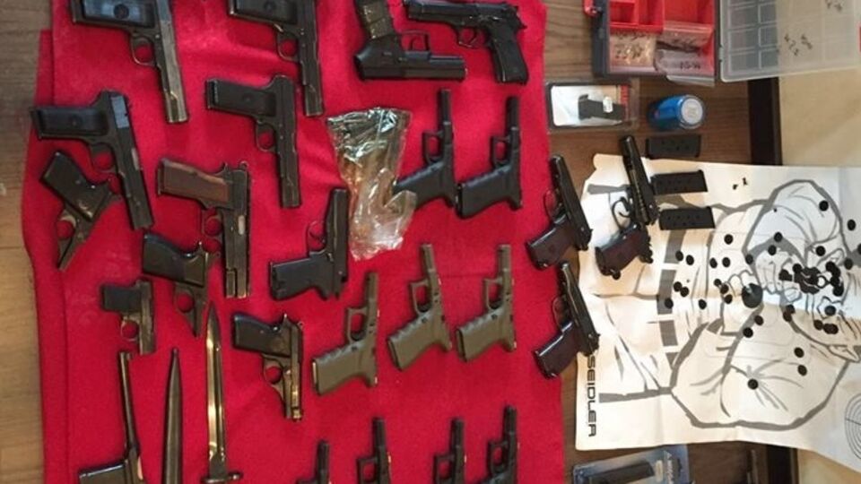 СБУ: В Киеве изъята крупная партия пистолетов европейского производства