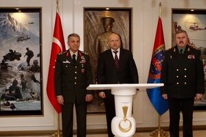 Менди, Турчинов и Аллеров