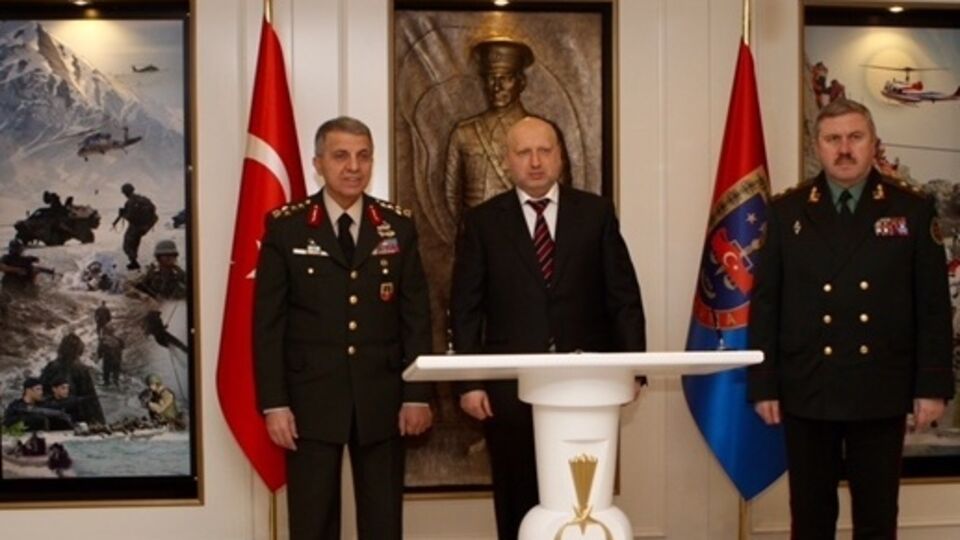 Менди, Турчинов и Аллеров