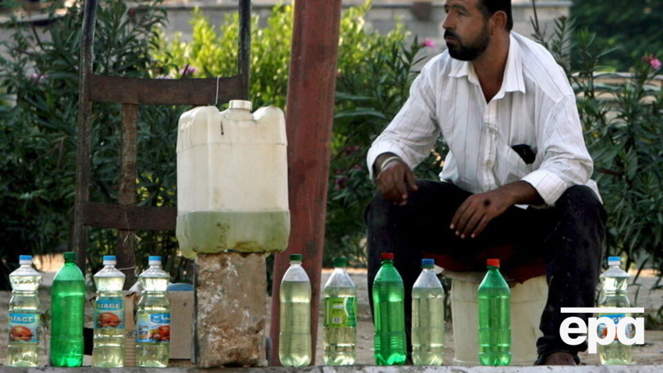 В Украине бензин подделывают прямо на нефтебазах, заявил премьер