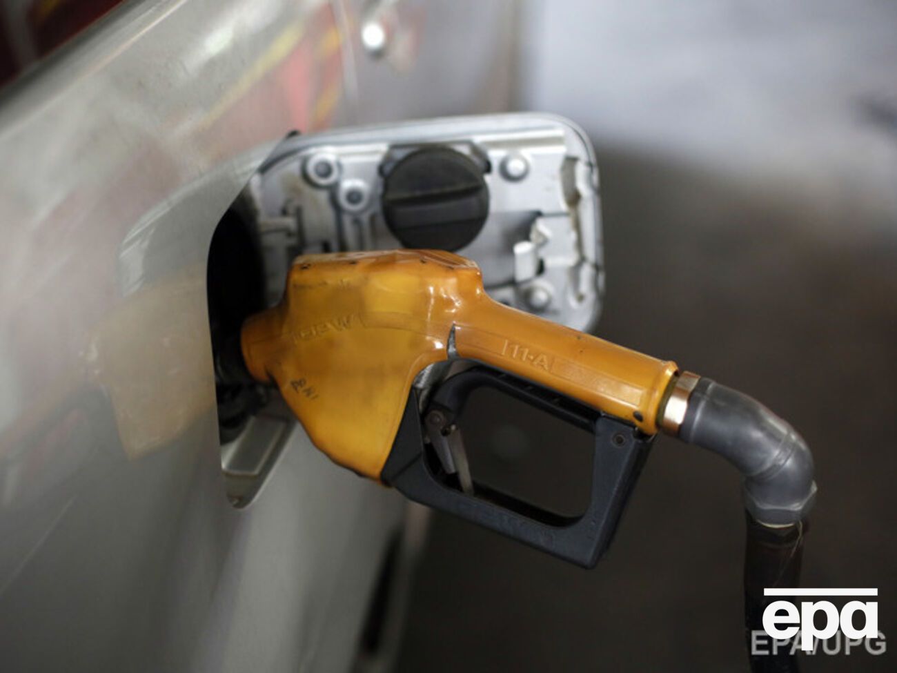 АМК проверит цены на бензин