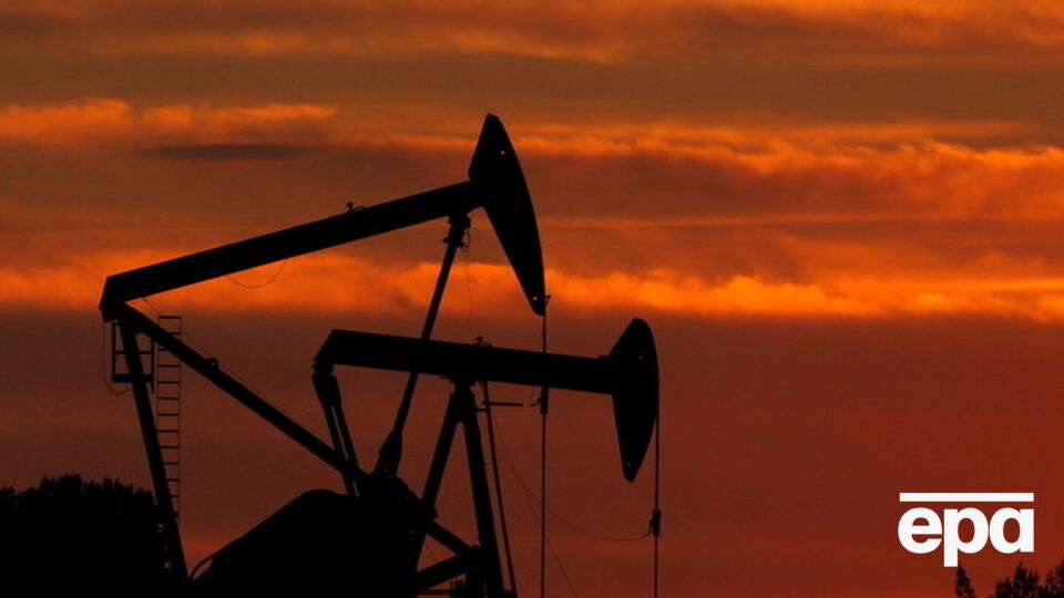 Нефть продолжила рост