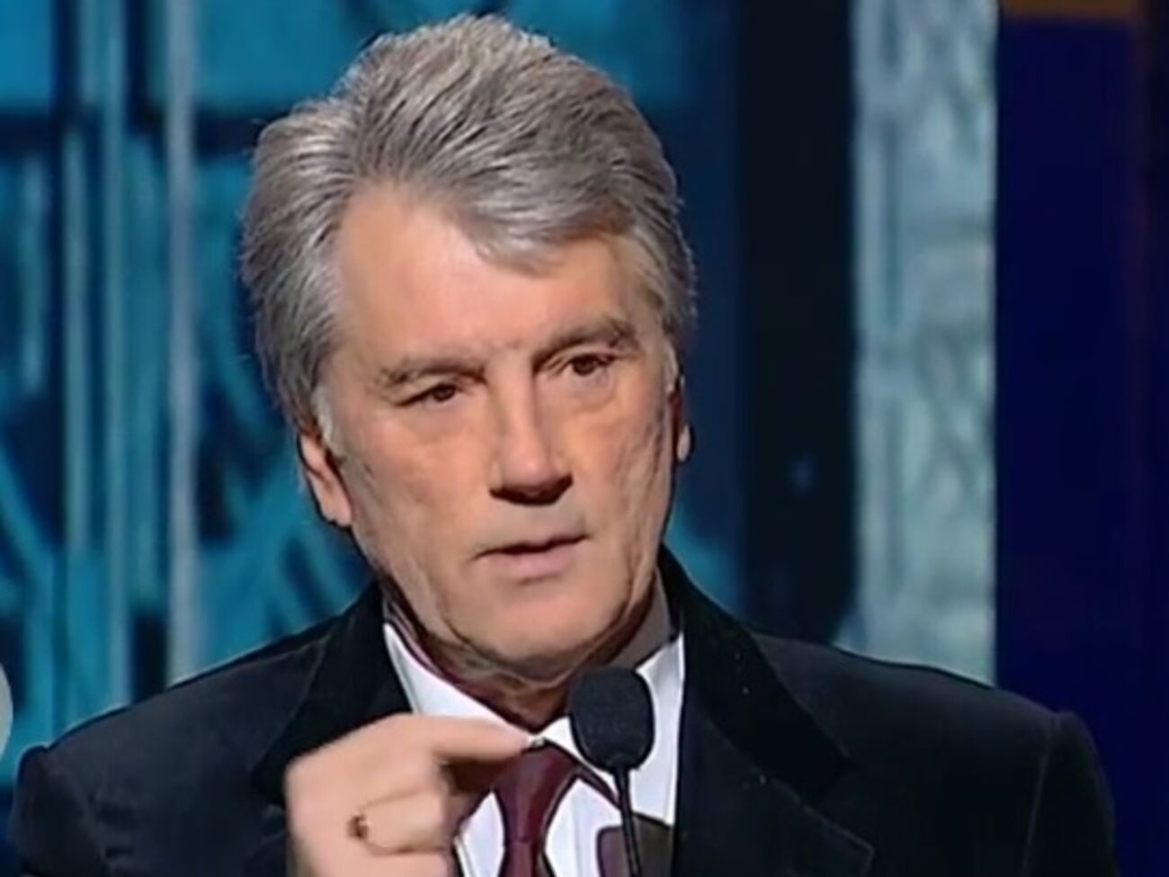 Ющенко: Такую массу денег не может без реакции пережить валютный рынок