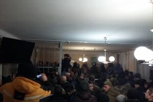 Суд оставил Хорвата под стражей, народ недоволен