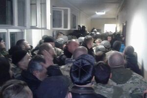 Коридор в суде, Ужгород