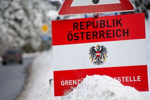 Австрия пригрозила Греции исключением из Шенгена