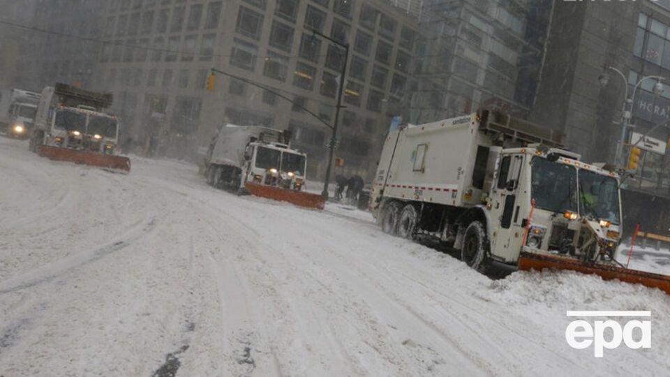Нью-Йорк накрыла снежная буря