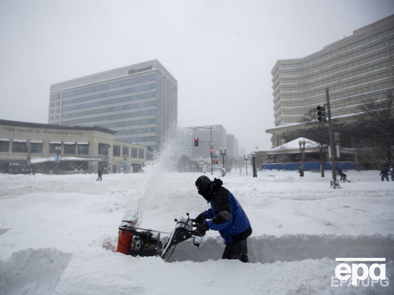 Восточное побережье США накрыла снежная буря